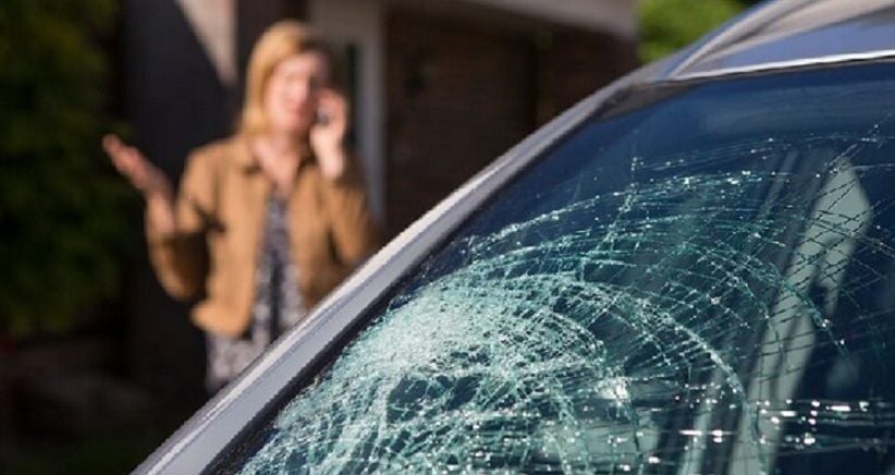 Kaca Mobil Retak: Bahaya dan Tindakan yang