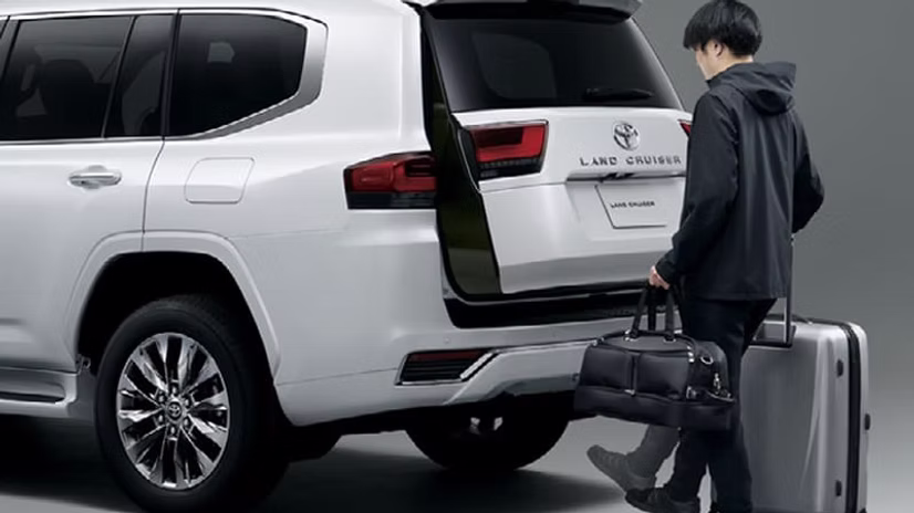 all-new-land-cruiser-backdor